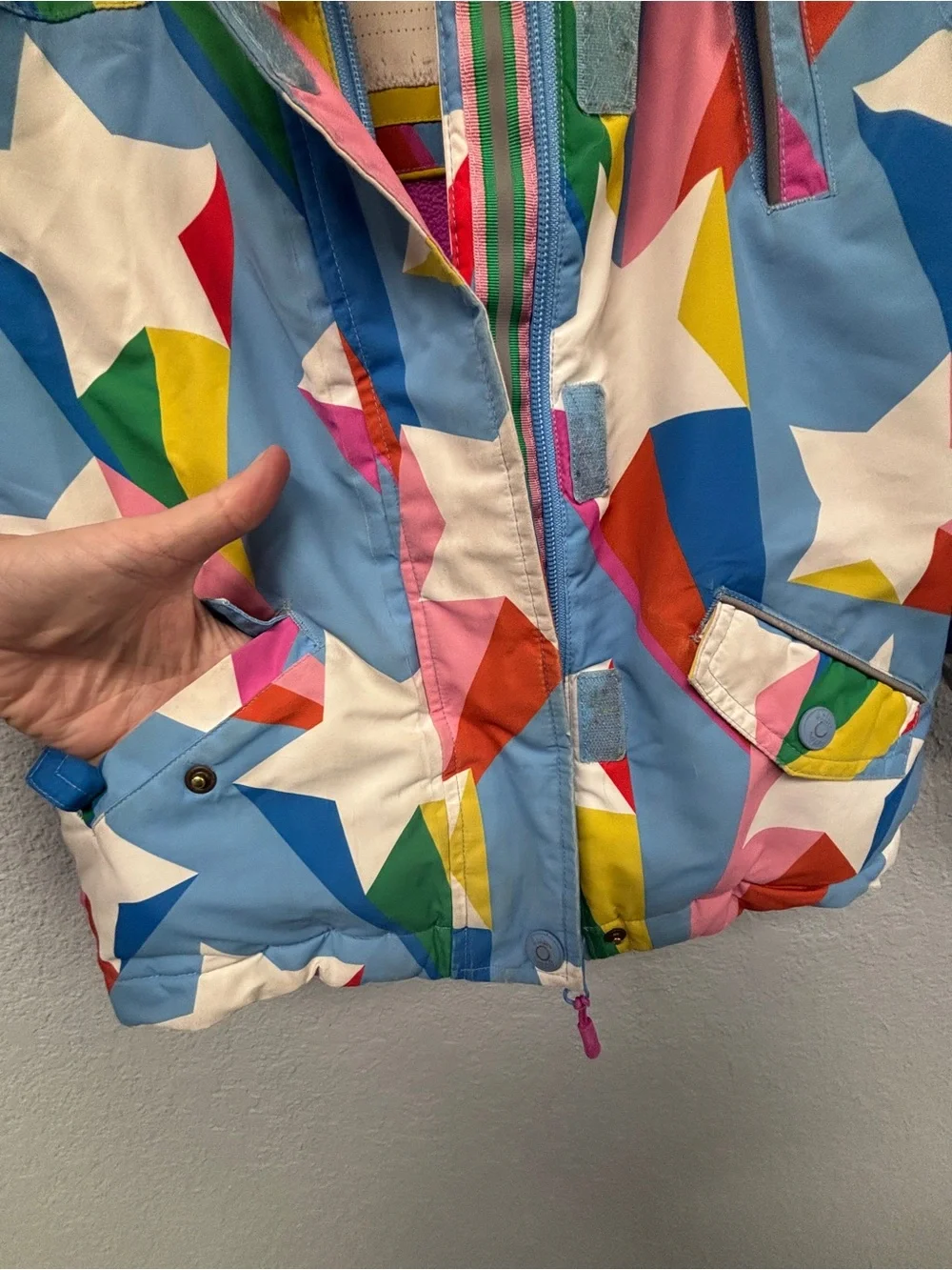 Boden Kids All-Weather Waterproof Ski Jacket in Multicolor, Geometric Star Pttrn